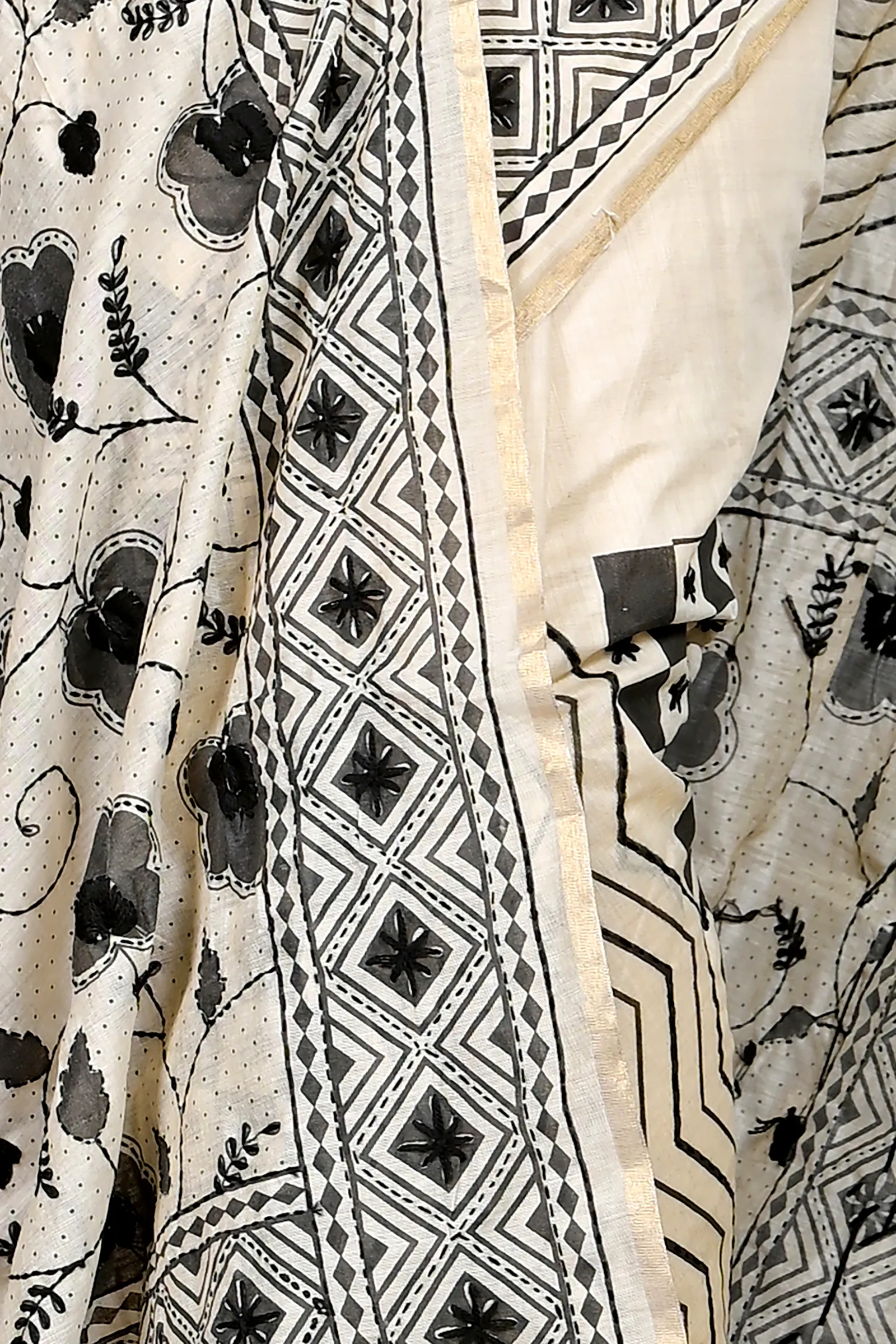 White Cotton Varitikath Kantha Stitch Saree (598)